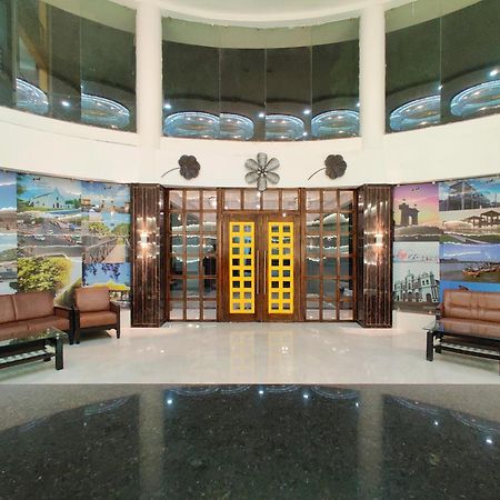 Golden Chariot Hotel Daman Exterior foto
