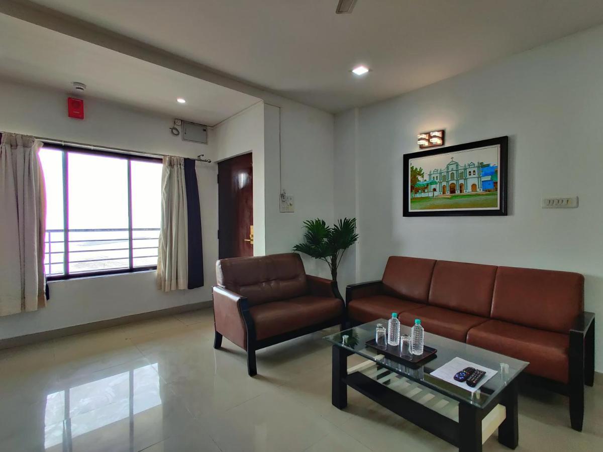 Golden Chariot Hotel Daman Exterior foto