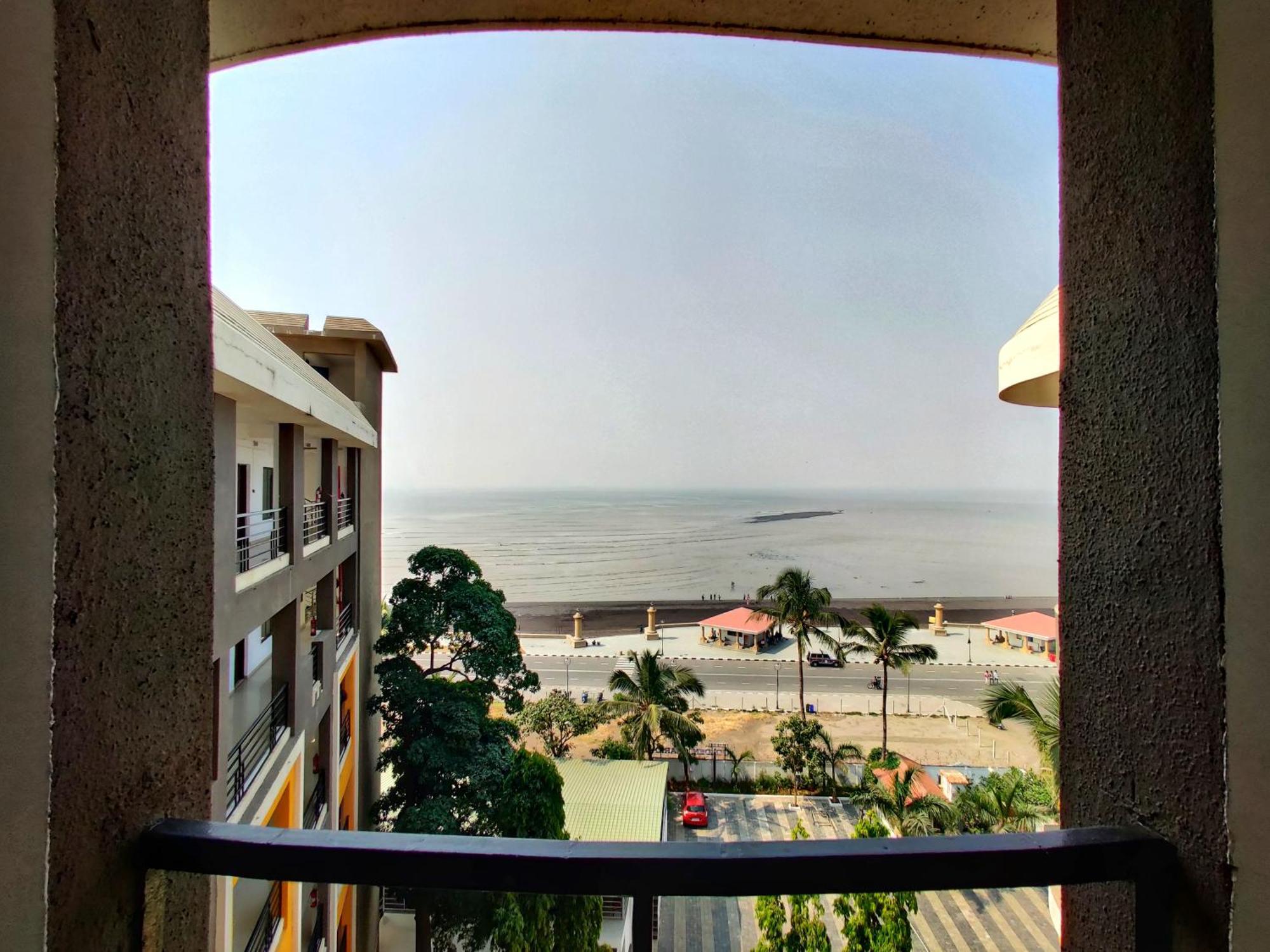 Golden Chariot Hotel Daman Exterior foto