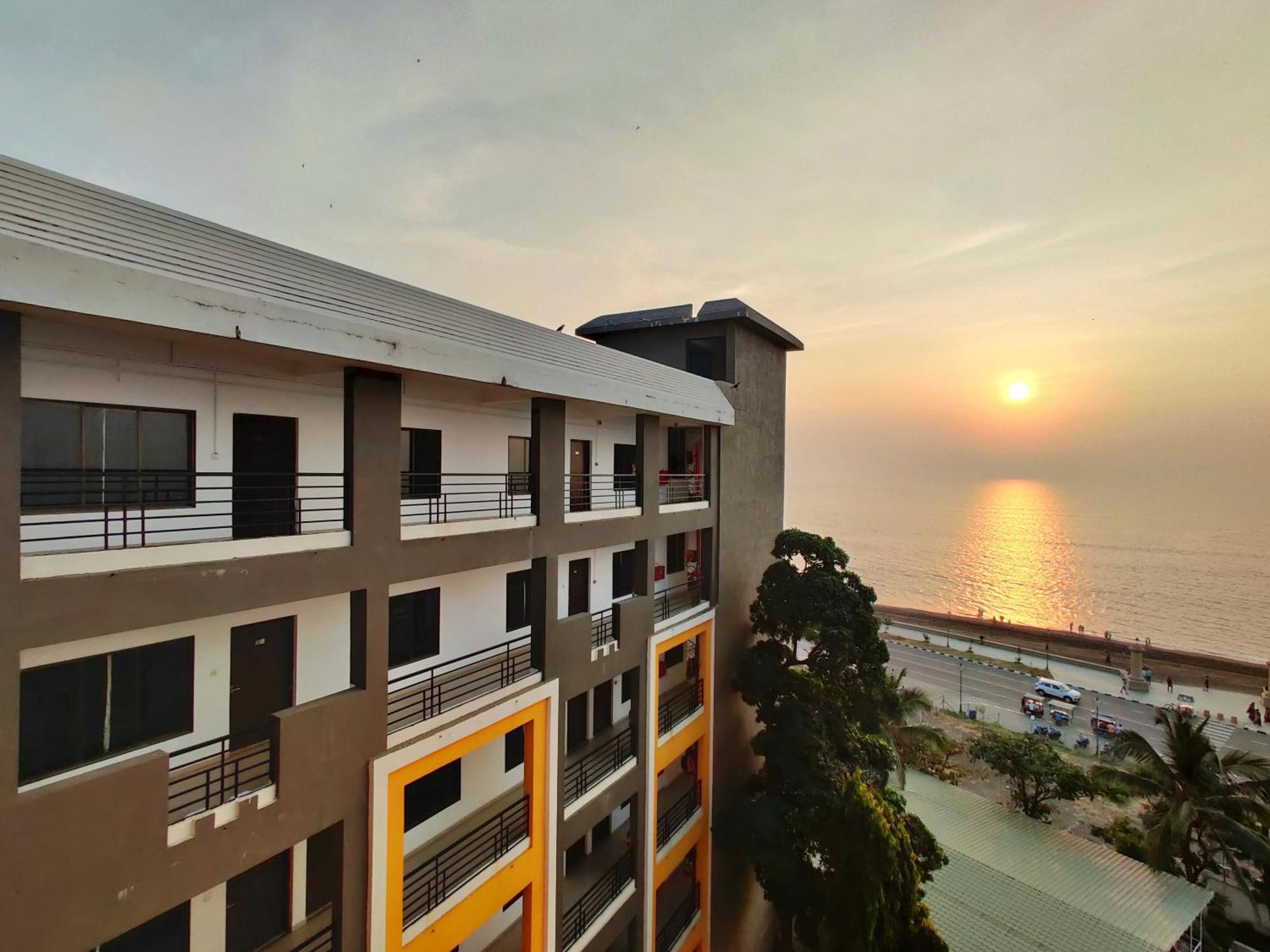 Golden Chariot Hotel Daman Exterior foto