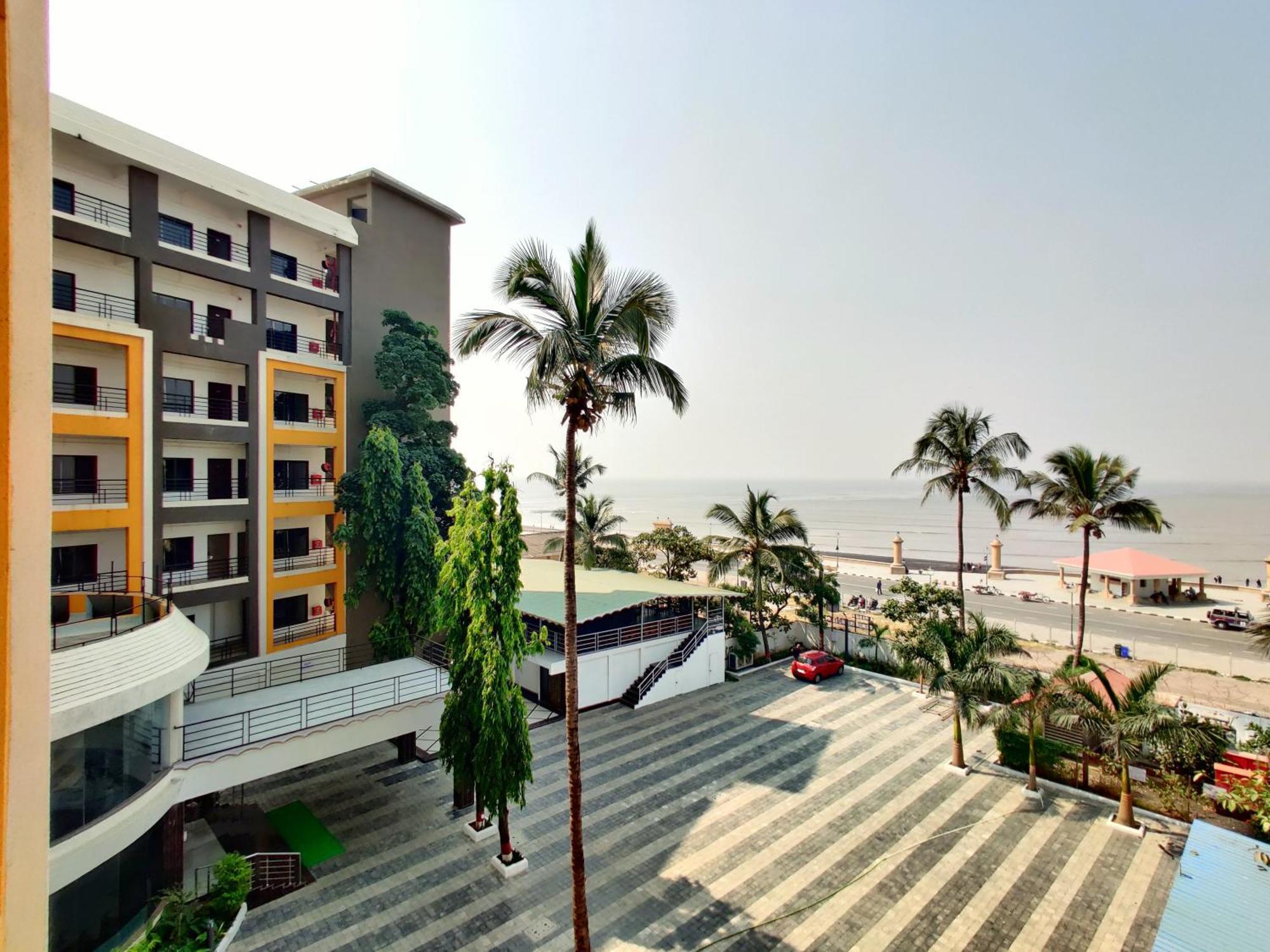 Golden Chariot Hotel Daman Exterior foto